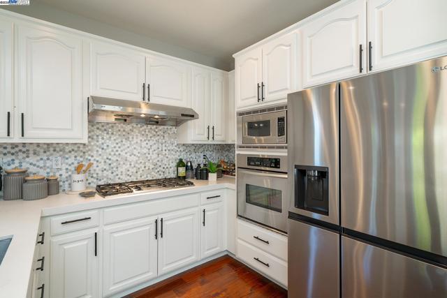Image 6 of 42 For 122 Center Ct