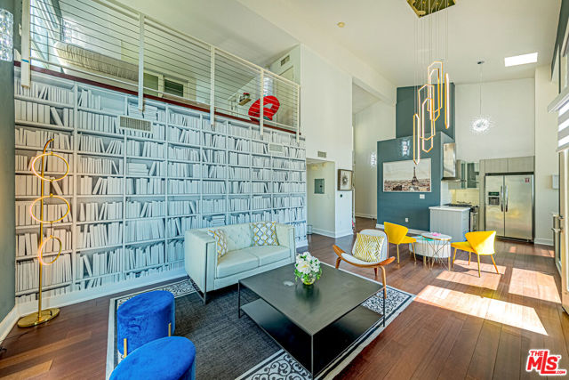 600 S Ridgeley Drive, Los Angeles CA: https://media.crmls.org/mediaz/035ef16a-324d-4dc9-b8b2-167c04f160f1.jpg
