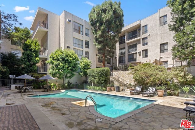 1440 Veteran Avenue, Los Angeles CA: https://media.crmls.org/mediaz/035f616f-5fe0-430b-bef2-3d0de8c015ba.jpg