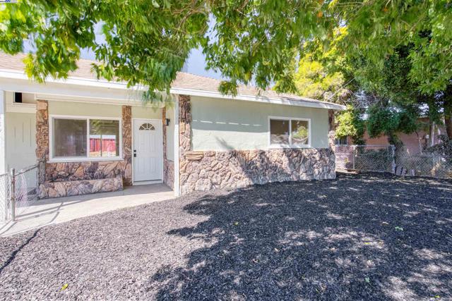1339 lettia rd, San Pablo CA: https://media.crmls.org/mediaz/035fa13e-d622-479c-9ac4-68e89acedd05.jpg