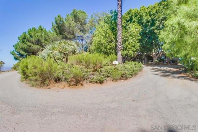 814 Via La Cresta, El Cajon, California 92021, 3 Bedrooms Bedrooms, ,2 BathroomsBathrooms,Single Family Residence,For Sale,Via La Cresta,240021713SD