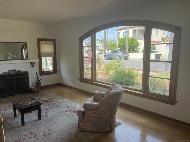 4866 Sussex Drive, San Diego CA: https://media.crmls.org/mediaz/036097bb-ab64-44af-a014-18e114acd9fb.jpg