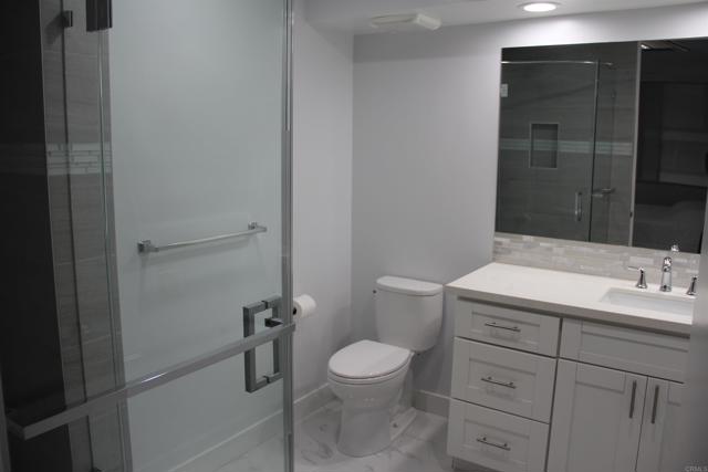Image 18 of 31 For 922 Sealane Drive B