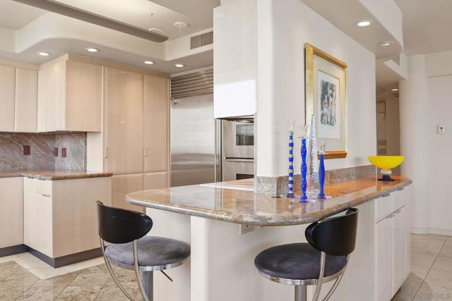 Image 14 of 46 For 1810 Avenida Del Mundo  703