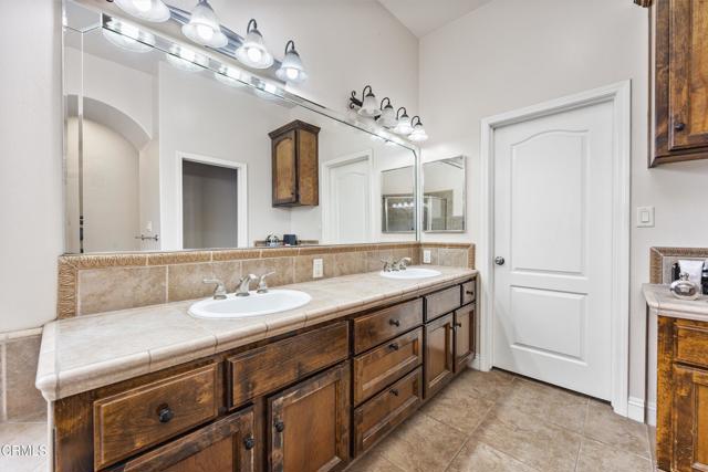 Detail Gallery Image 25 of 38 For 9905 Lightner Way, Bakersfield,  CA 93311 - 3 Beds | 2/1 Baths