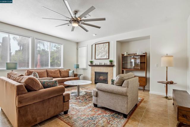 1840 Tanglewood Ln, Brentwood CA: https://media.crmls.org/mediaz/03635639-7a5b-4c62-8da9-bd60cb592bb0.jpg