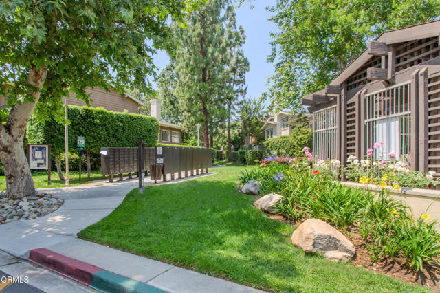 2759 Butter Creek Drive, Pasadena CA: https://media.crmls.org/mediaz/03635a9e-dc51-4d8c-b446-64b0851c6b17.jpg