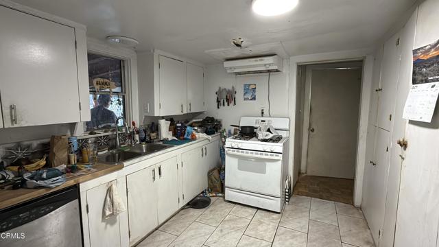 229 S Padre Juan Avenue, Ojai CA: https://media.crmls.org/mediaz/03645f04-c54b-415d-b735-c62fc608d1b8.jpg