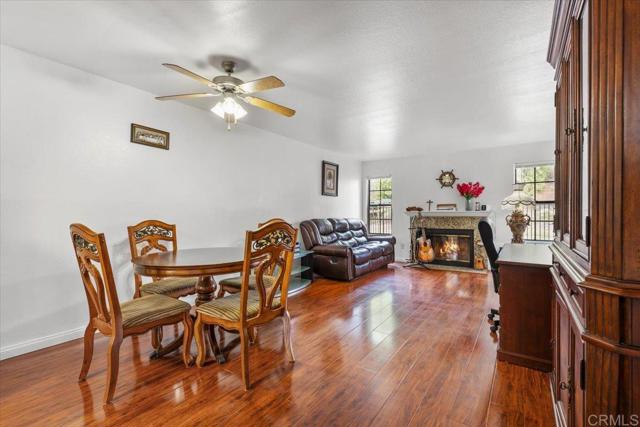 12059 Alta Carmel Ct, San Diego CA: https://media.crmls.org/mediaz/03647d1e-17de-45a9-b830-931a43f721df.jpg