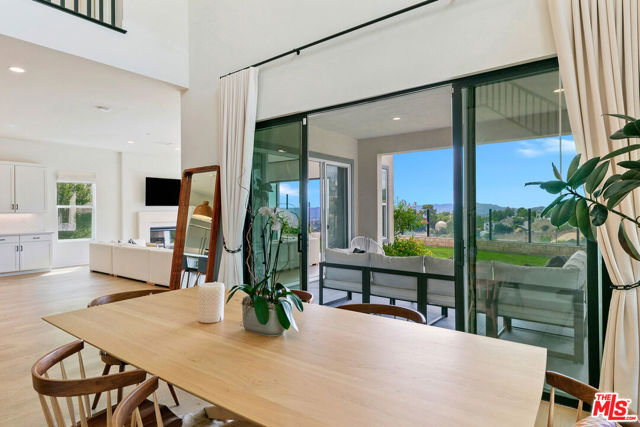 21316 Poema Place, Chatsworth CA: https://media.crmls.org/mediaz/0364c2b5-5c22-497b-81d4-64df993b6845.jpg