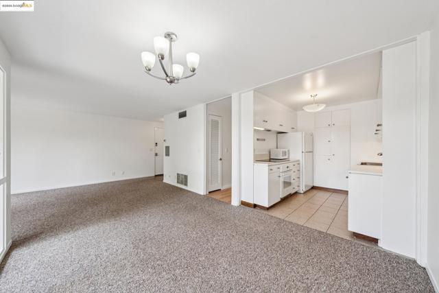 3 Forest Lane, San Rafael CA: https://media.crmls.org/mediaz/03651486-f317-475d-97a4-a95e05363fb9.jpg