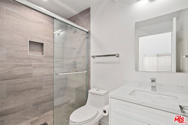 1187 CRENSHAW Boulevard, Los Angeles CA: https://media.crmls.org/mediaz/03653dc8-cd71-463a-b9e2-e80f1ba8d58e.jpg