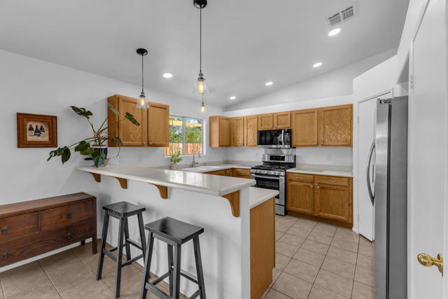 Image 21 of 64 For 52680 Avenida Martinez