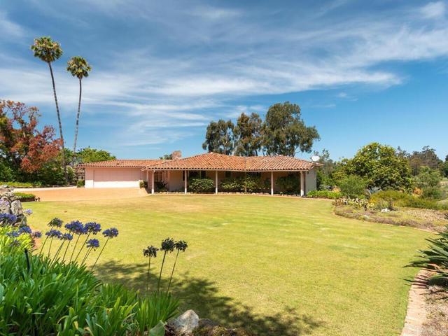 6418 Paseo Delicias, Rancho Santa Fe CA: https://media.crmls.org/mediaz/03655ee0-df82-4e31-be17-d912641b3577.jpg