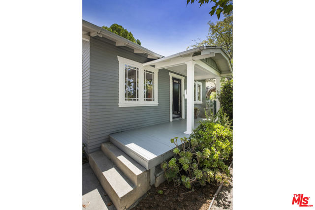 3865 Brunswick Avenue, Los Angeles CA: https://media.crmls.org/mediaz/0365c78b-37f7-4bc0-9723-51572770b1f3.jpg