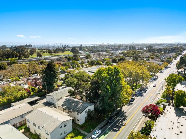 845 N Humboldt Street, San Mateo CA: https://media.crmls.org/mediaz/036646e8-ba5f-4748-84de-3a00646d732a.jpg