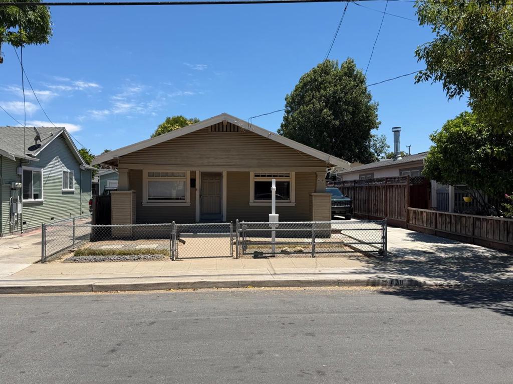 438 Rutland Avenue