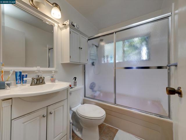 891 Bell Street, Lafayette CA: https://media.crmls.org/mediaz/03667818-63c6-443b-af03-88ce7e0a1ab7.jpg