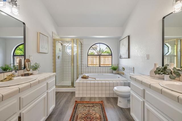1070 Porter Dr, Roseville CA: https://media.crmls.org/mediaz/0366aae3-7ac2-40b9-bff5-8bf4af88159a.jpg