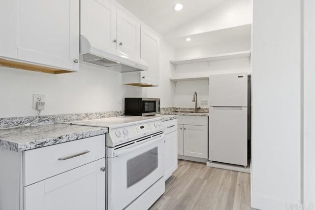 Detail Gallery Image 20 of 28 For 387 Girard Way, Vista,  CA 92084 - 3 Beds | 2 Baths