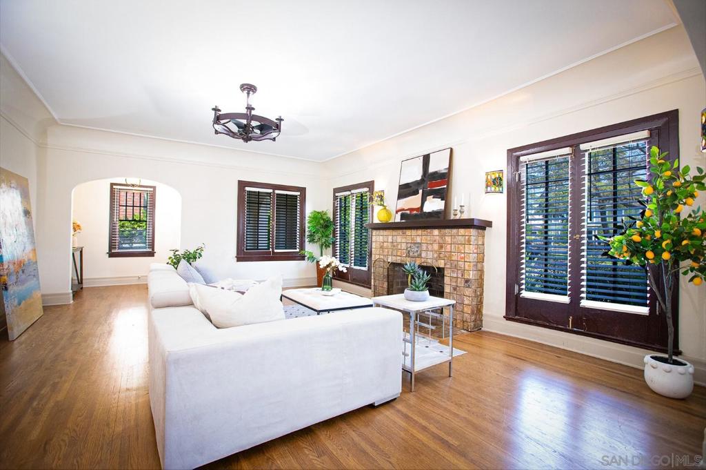 MLS #250024850SD img 3