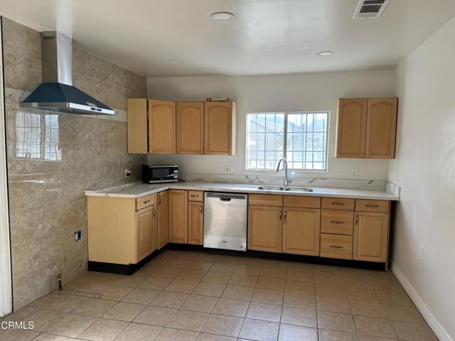 1043 N State Street, Los Angeles, California 90033, 2 Bedrooms Bedrooms, ,1 BathroomBathrooms,Residential Lease,For Rent,1043 N State Street,CRP1-20002