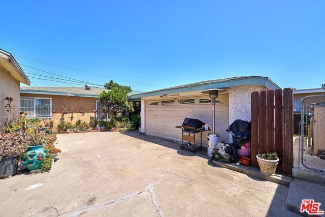 2912 5th Avenue, Los Angeles CA: https://media.crmls.org/mediaz/0368defe-7bbf-4e5b-9536-cd631f4b2758.jpg