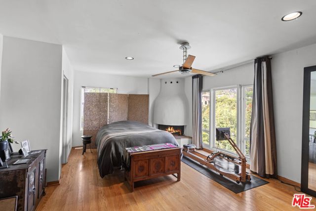 3162 Durand Drive, Los Angeles CA: https://media.crmls.org/mediaz/0369a2e3-a015-46a2-8aa6-bbd315ac8bf7.jpg