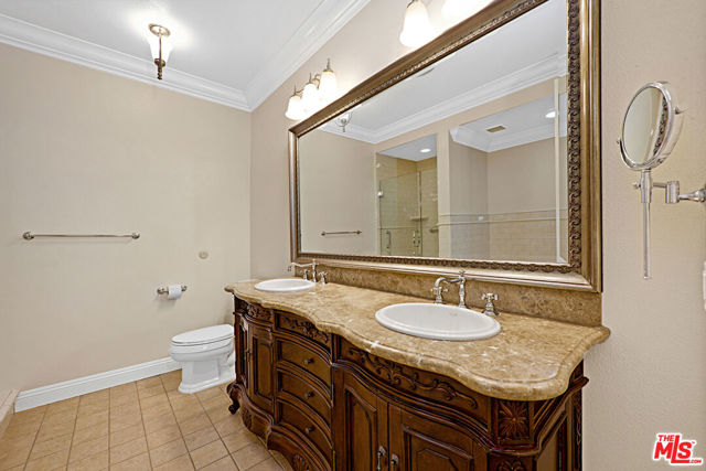 4949 Genesta Avenue, Encino CA: https://media.crmls.org/mediaz/036a677f-c855-4621-83ab-32fa2da1c5fc.jpg