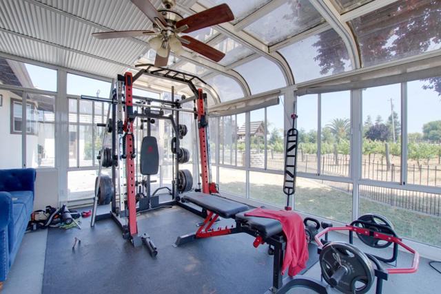 160 Tevis Trail, Hollister CA: https://media.crmls.org/mediaz/036b095d-d1f3-4dc3-a5e0-91fd0f0eaed3.jpg
