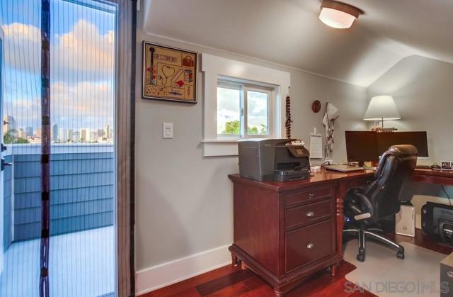 240 B Avenue, Coronado CA: https://media.crmls.org/mediaz/036b1b62-13d8-4f20-bc0d-42a4d94c72aa.jpg