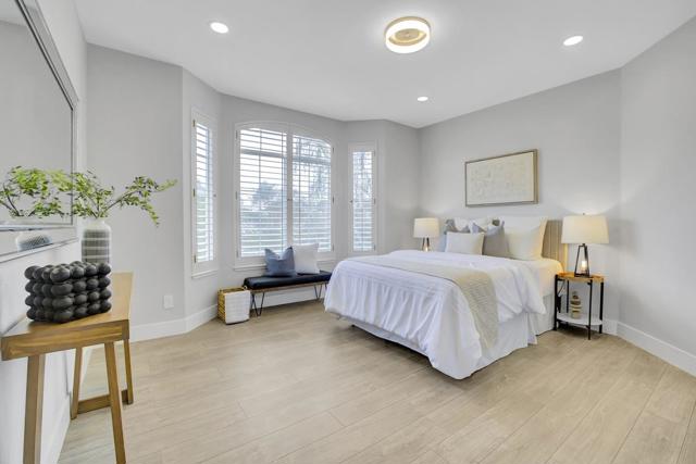 998 Governors Bay Drive, Redwood City CA: https://media.crmls.org/mediaz/036b290d-9c91-4426-98f3-91585c43a8d1.jpg