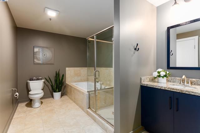 222 Broadway, Oakland CA: https://media.crmls.org/mediaz/036b4512-87c1-4936-aee0-cba8c7d0ba4e.jpg