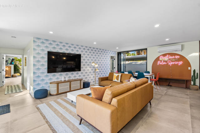 130 W Racquet Club Road #308, Palm Springs, CA 92262