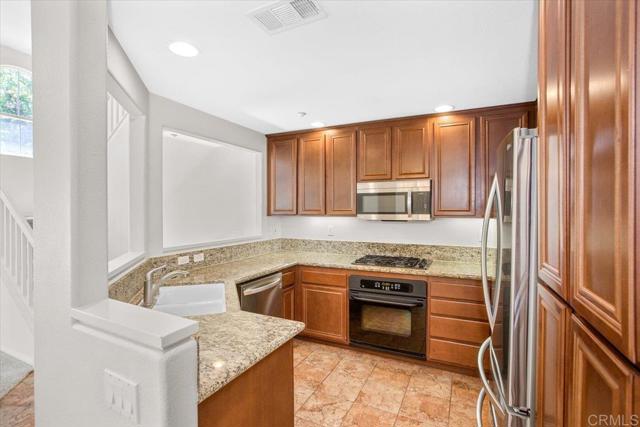 Detail Gallery Image 5 of 25 For 16903 New Rochelle Way, San Diego,  CA 92127 - 2 Beds | 2/1 Baths