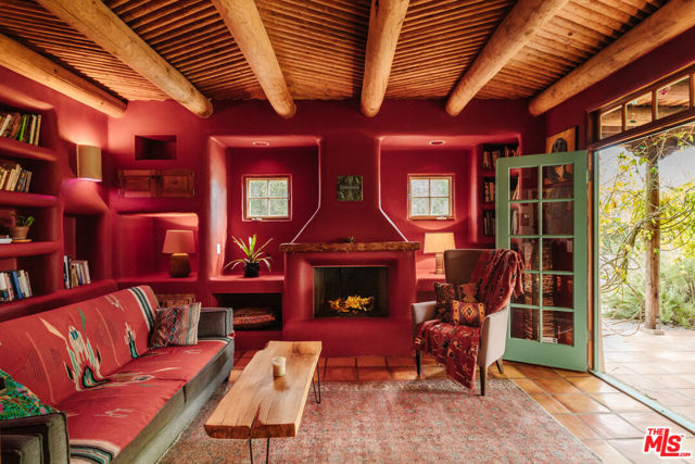 2865 Marquette Drive, Topanga CA: https://media.crmls.org/mediaz/036ba59a-3509-449a-bcd8-67d9e3b04e62.jpg