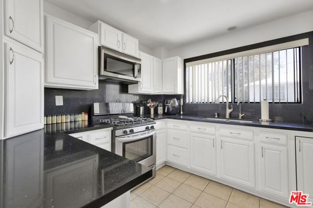 7409 Woodman Avenue, 105 photo 3