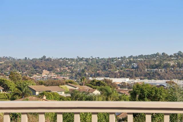 1895 Laurel Road, Oceanside CA: https://media.crmls.org/mediaz/036c5920-dc24-4819-8baa-0dd8ee4a5c47.jpg
