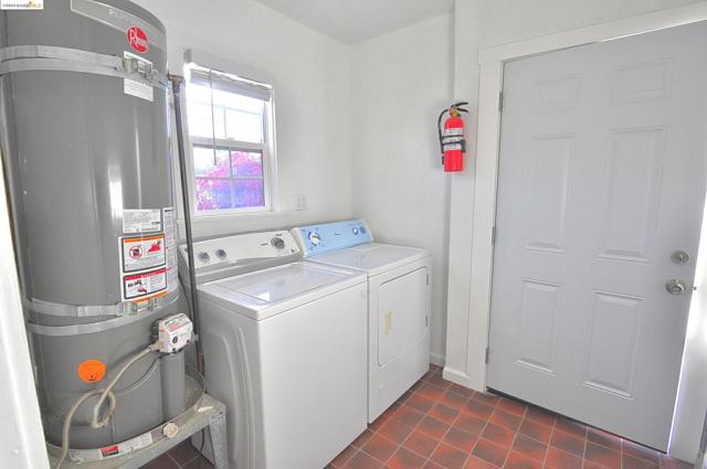 Image 17 of 27 For 3521 Midvale Ave