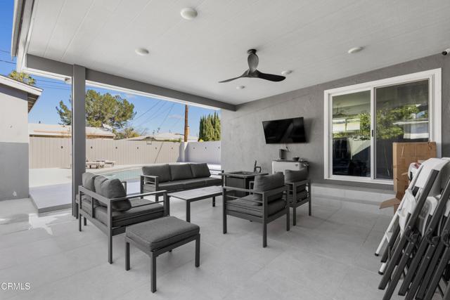 Detail Gallery Image 17 of 20 For 12827 Sylvan St, North Hollywood,  CA 91606 - 4 Beds | 3 Baths