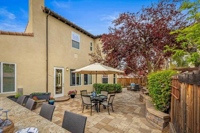 2555 Muirfield Way, Gilroy CA: https://media.crmls.org/mediaz/036e0f54-9604-4a8f-aa20-d2ed40ee3833.jpg
