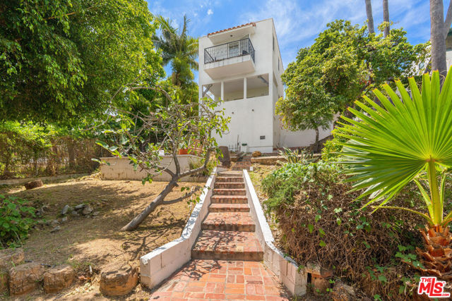 2004 Vine Street, Los Angeles CA: https://media.crmls.org/mediaz/036e1685-8c39-4787-b97e-19502e906442.jpg