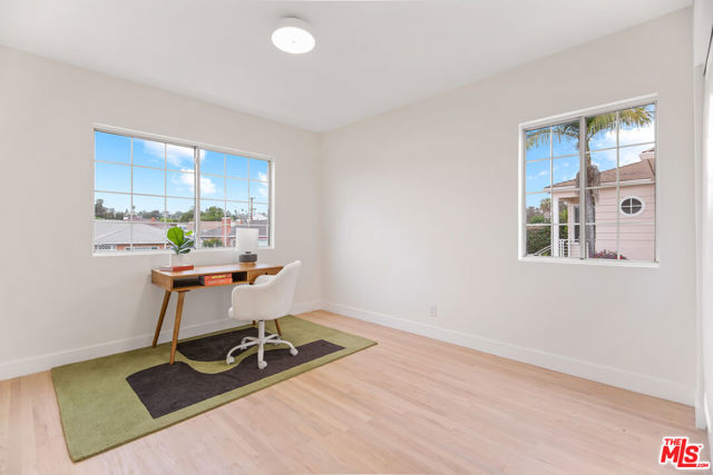 5722 Valley Ridge Avenue, Los Angeles CA: https://media.crmls.org/mediaz/036e4825-409b-467d-b726-731042b79057.jpg