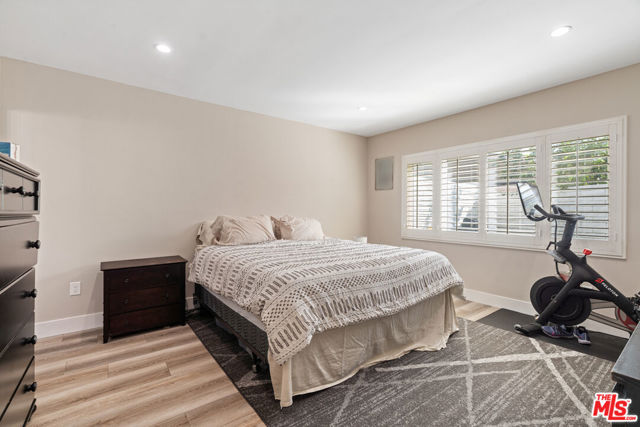 5040 W Slauson Avenue, Los Angeles CA: https://media.crmls.org/mediaz/036f46c4-c1df-47bf-b9bf-bfbb18b46db9.jpg