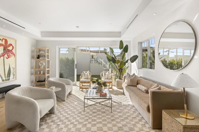7216 FAY AVE, La Jolla CA: https://media.crmls.org/mediaz/036f9e4b-69c4-43bd-b75b-cd3ae7ace92a.jpg