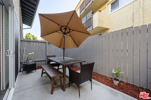 5951 Canterbury Drive, Culver City CA: https://media.crmls.org/mediaz/036fc0da-5ab5-4988-926f-f9d81b51d5d2.jpg
