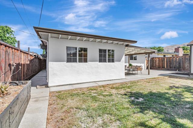 3332 Pepper Tree Lane, San Jose CA: https://media.crmls.org/mediaz/036fceae-585f-41ea-9bc7-1fd01d6a6d39.jpg
