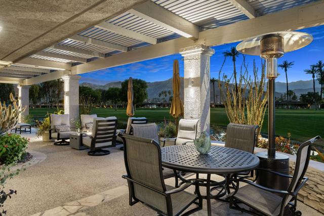 4 Saint Marys Court, Rancho Mirage CA: https://media.crmls.org/mediaz/03702e03-4aae-4eec-8faf-9c6d8aa977d5.jpg