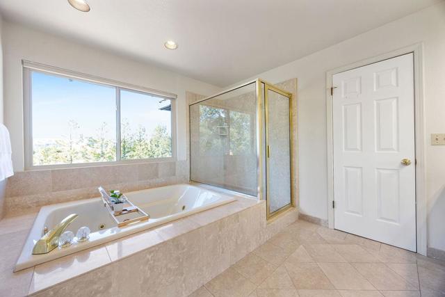 16 Niner Court, Redwood City CA: https://media.crmls.org/mediaz/03703865-811b-4de3-bbc1-b9e0cebd73dd.jpg