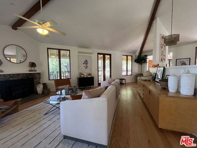 19747 Horseshoe Drive photo 4